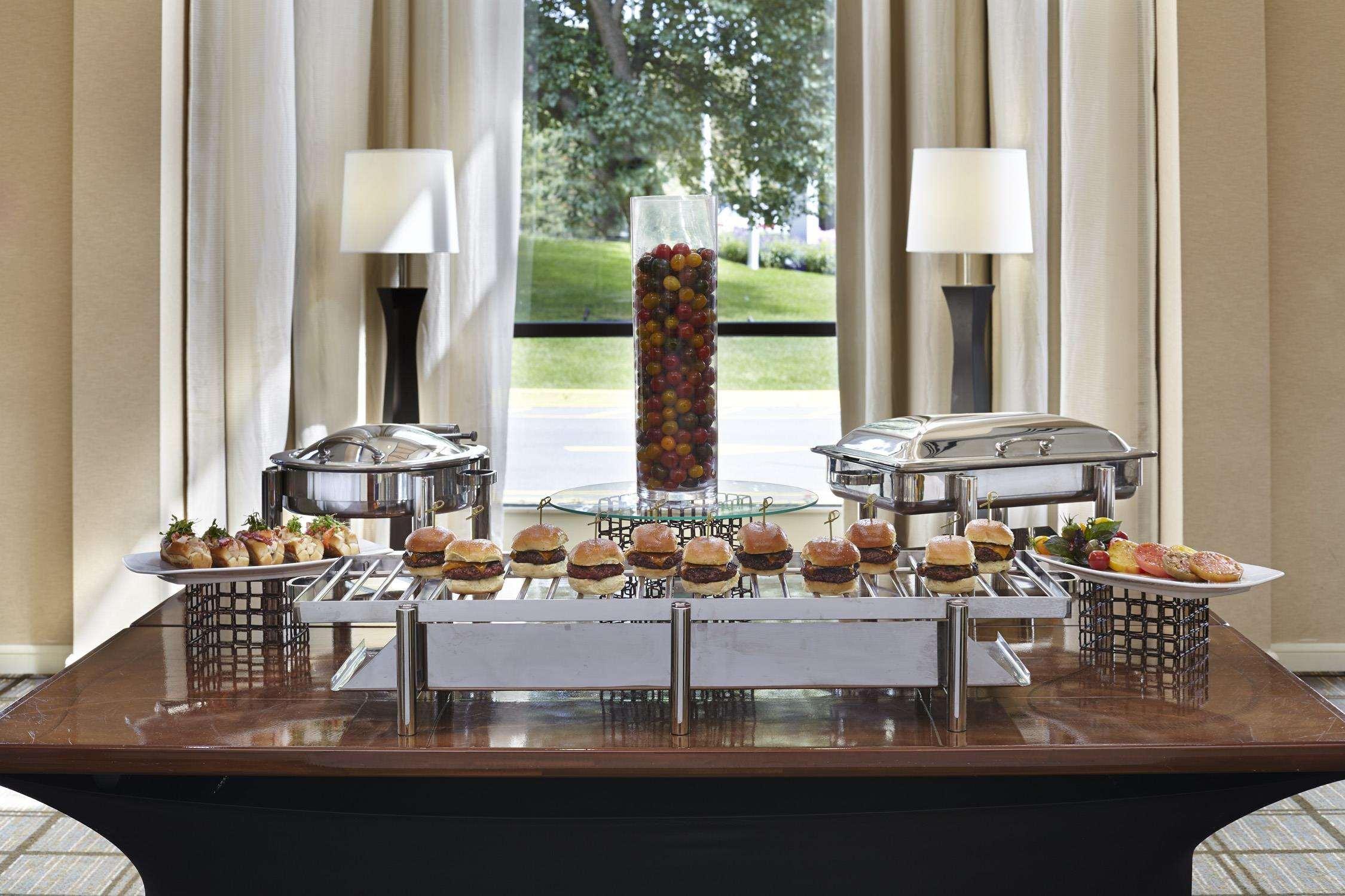 The Saratoga Hilton Hotel Saratoga Springs Ngoại thất bức ảnh